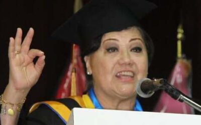 Palmas Magisteriales para Gaby Fujimoto